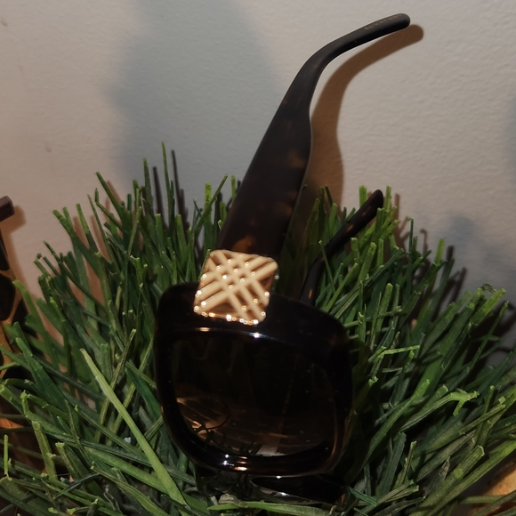 BURBERRY Brown and Gold A+ Condition! Sunglasses- Sunnies - Picture 10 of 12